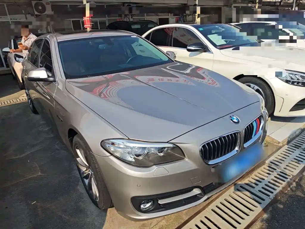 BMW 5 Series — миниатюра 4