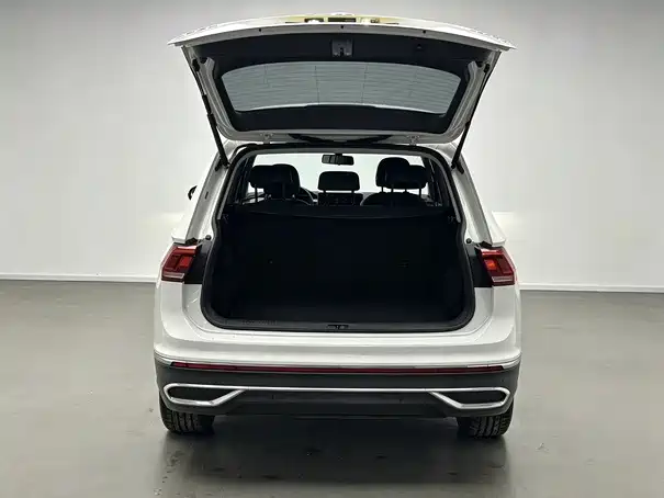 Volkswagen Tiguan L — миниатюра 11