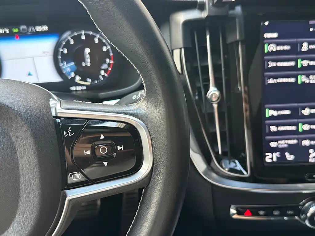 Volvo V60 — миниатюра 17