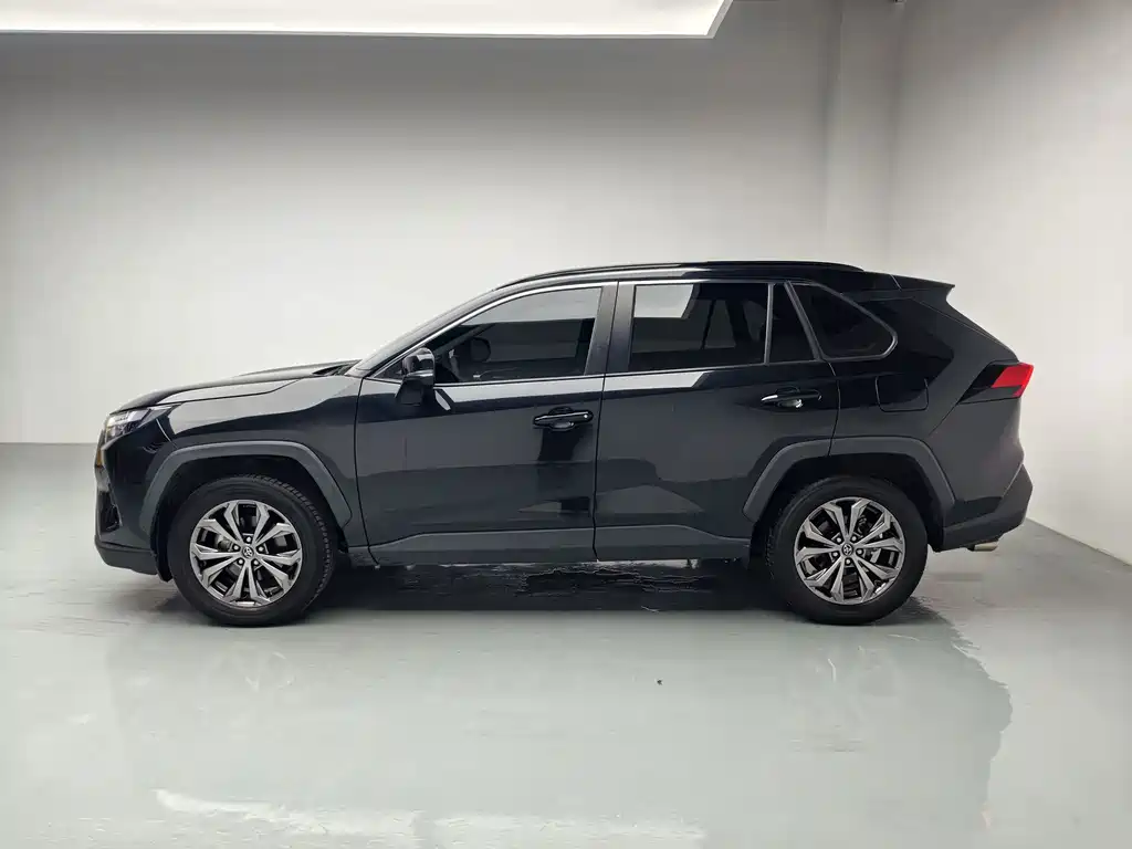 Toyota RAV4 — миниатюра 4