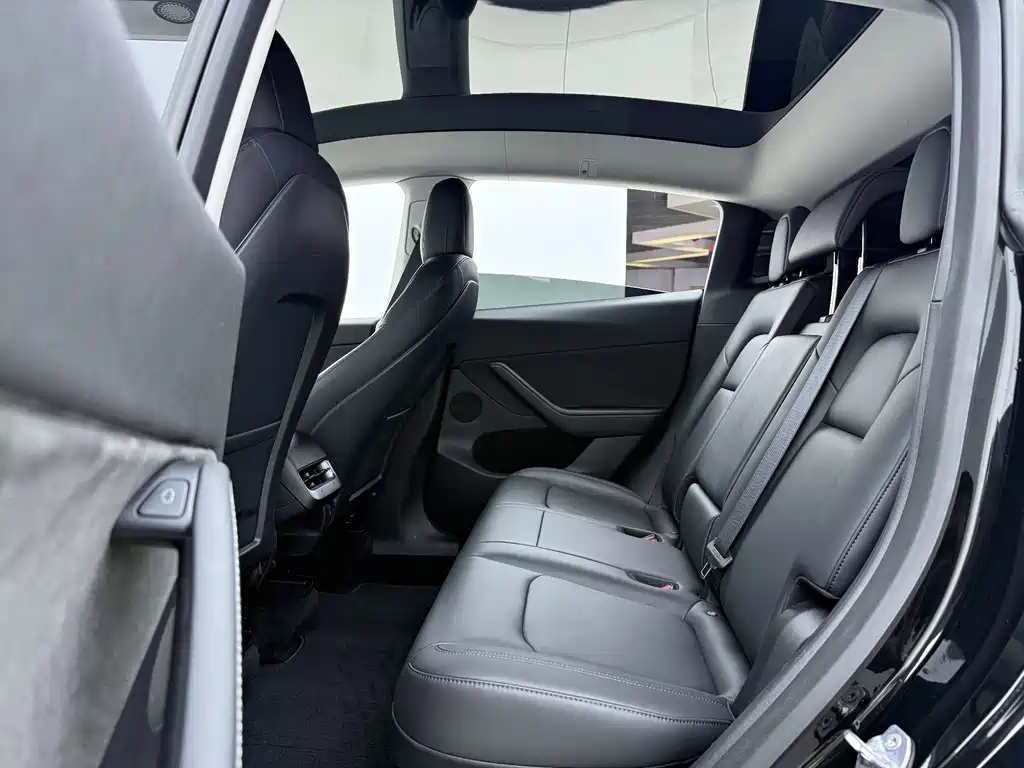 Tesla Model Y 2021 3D7