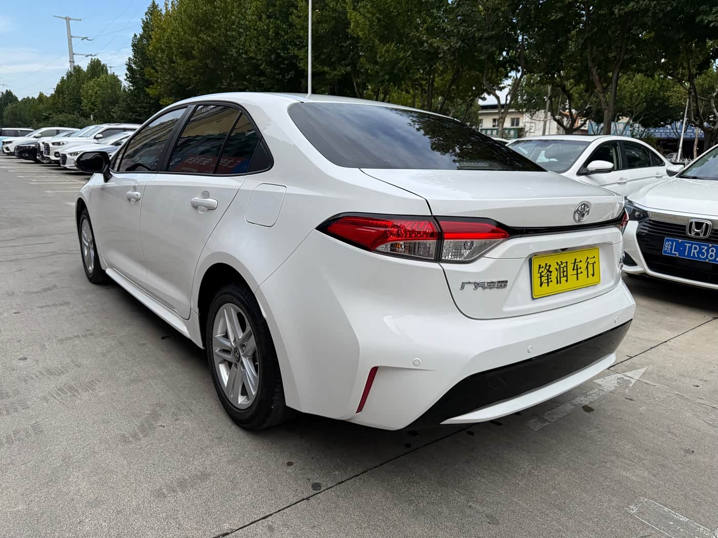 Toyota Levin 1.2 л 2023 г. Белый, пробег 20000 км