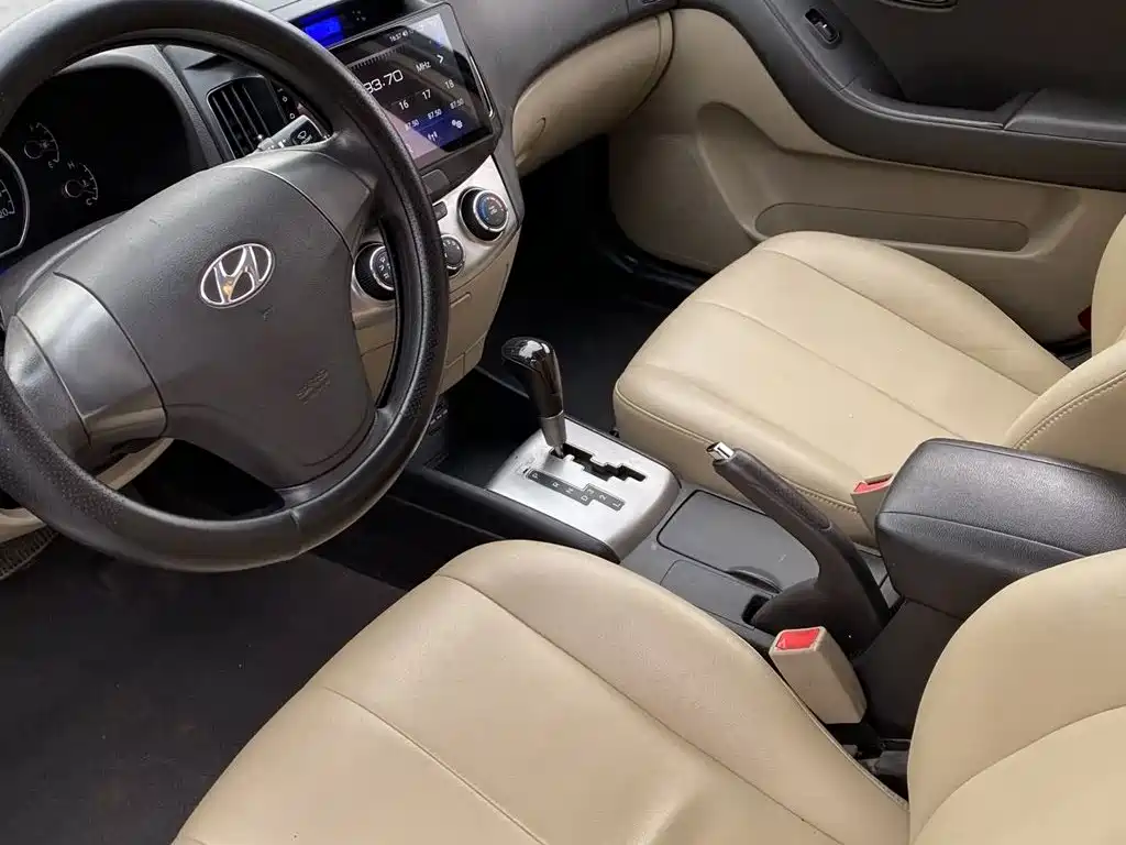 Hyundai Elantra — миниатюра 4