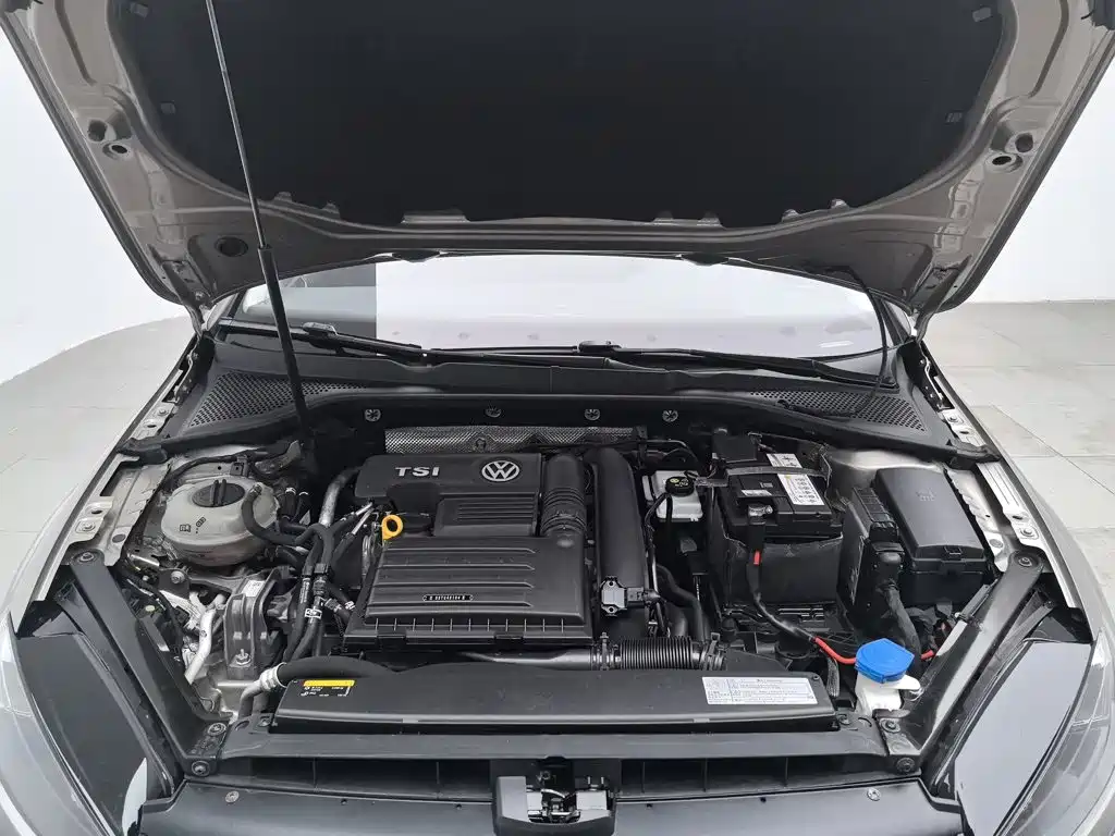 Volkswagen Golf — миниатюра 6