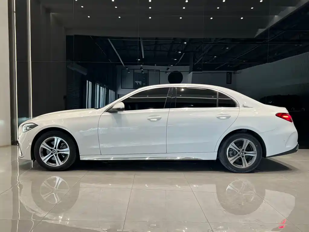 Mercedes-Benz C-Class — миниатюра 4
