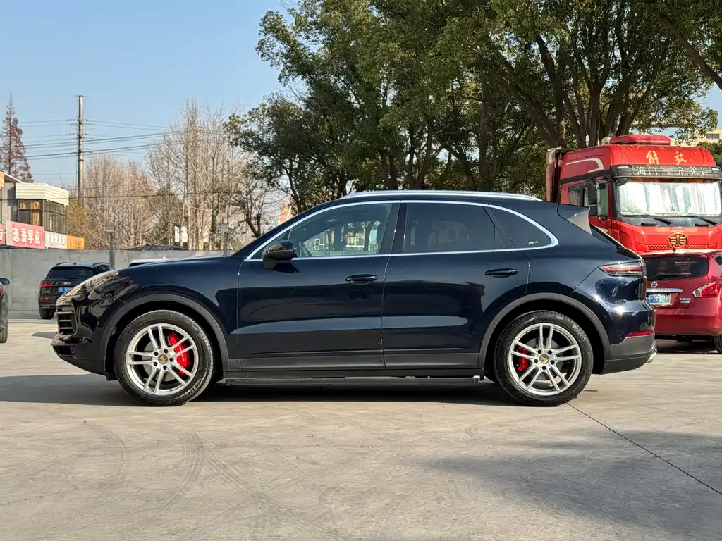 PORSCHE CAYENNE