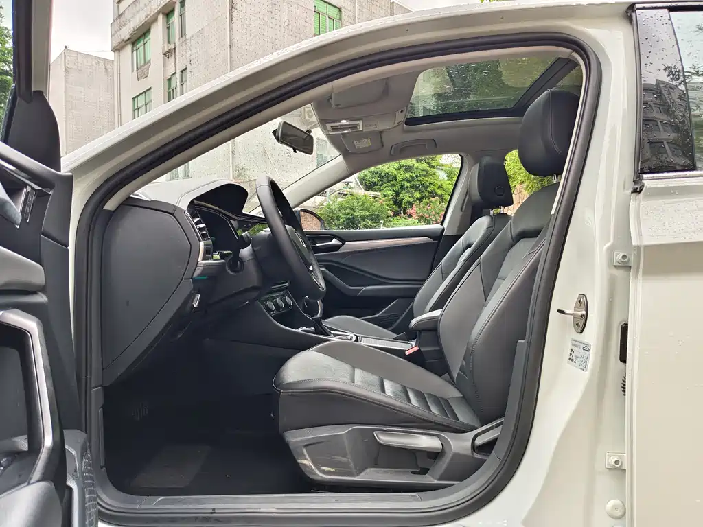 Volkswagen Sagitar 2021 200TSI DSG Comfort Smart Connect