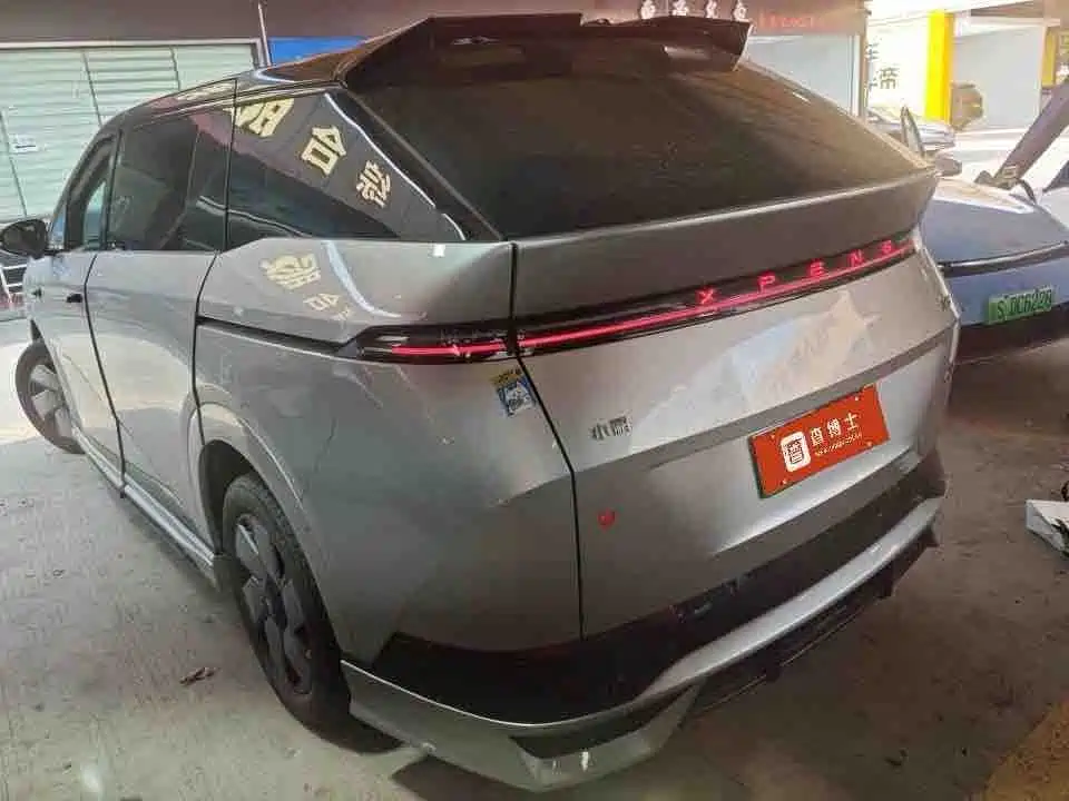 XPeng X9 — миниатюра 2