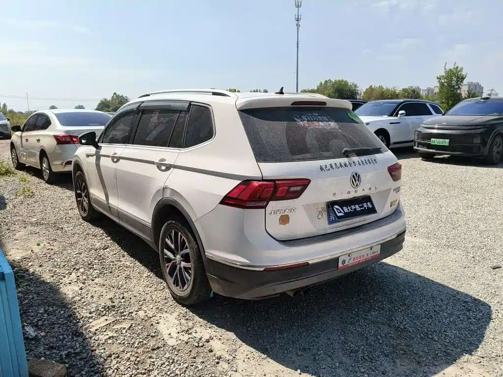 Volkswagen Tiguan L — миниатюра 6