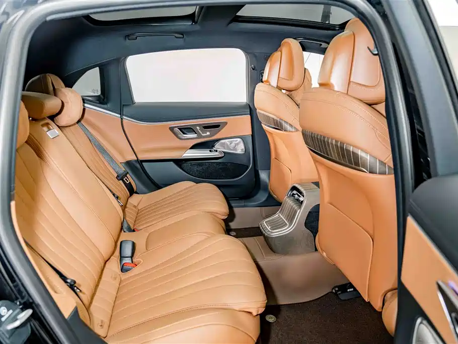 Mercedes-Benz E-Class — миниатюра 21