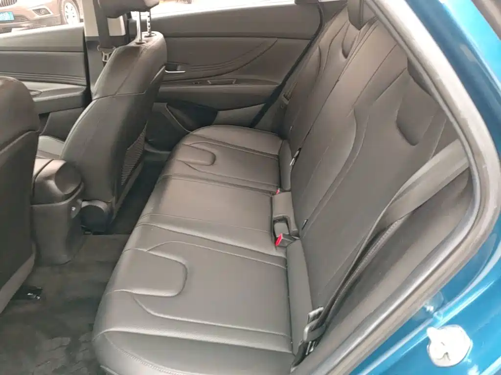 Hyundai Elantra — миниатюра 17