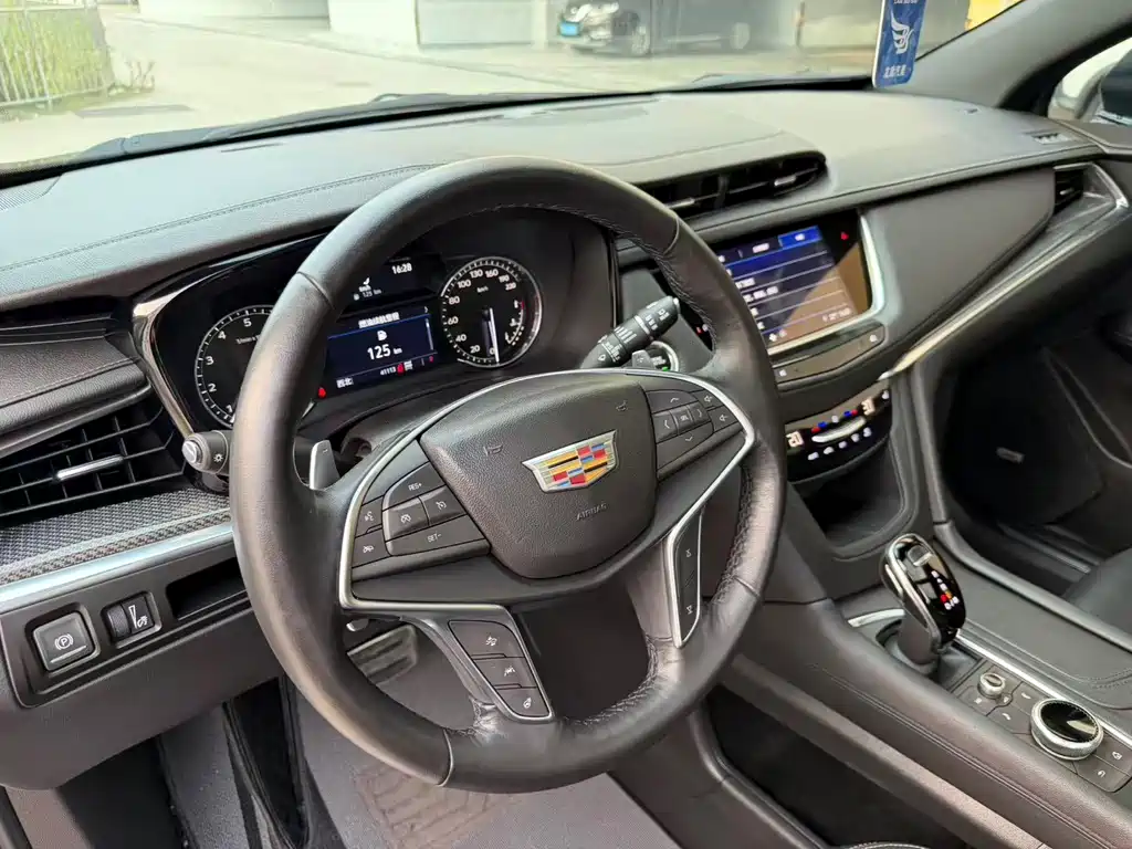 Cadillac XT5 — миниатюра 7