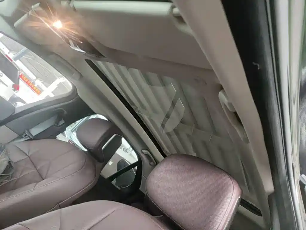 BMW 7 Series — миниатюра 8