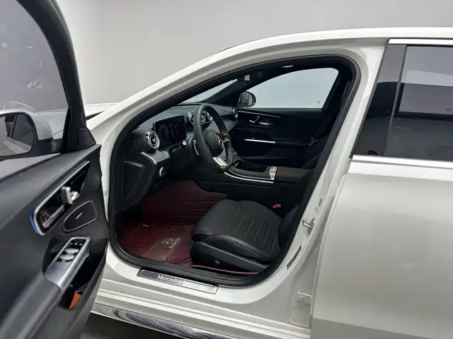 Mercedes-Benz C-Class — миниатюра 8
