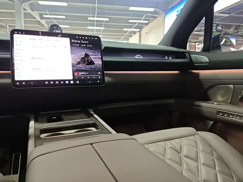 NIO ES8 — миниатюра 9
