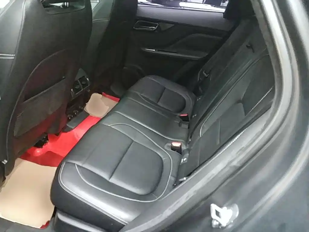 Jaguar F-PACE — миниатюра 17
