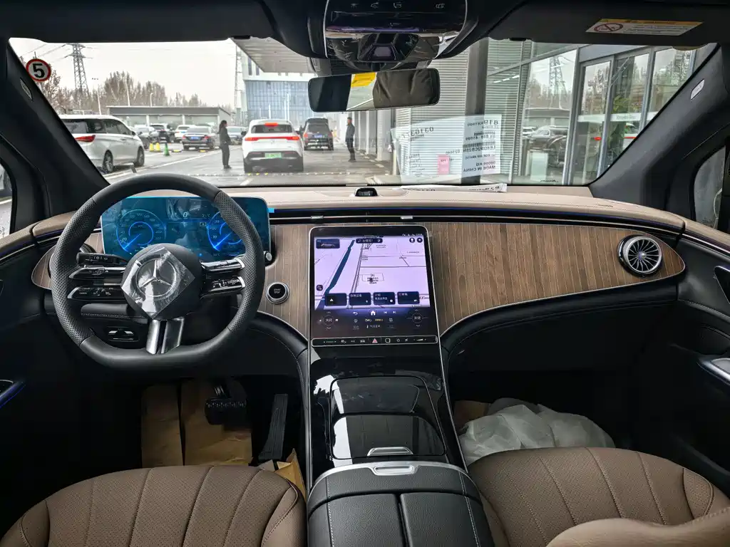 MERCEDES-BENZ EQE SUV