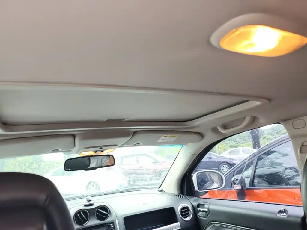 Jeep Compass (Import) — миниатюра 18