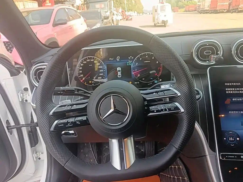 Mercedes-Benz C-Class — миниатюра 11