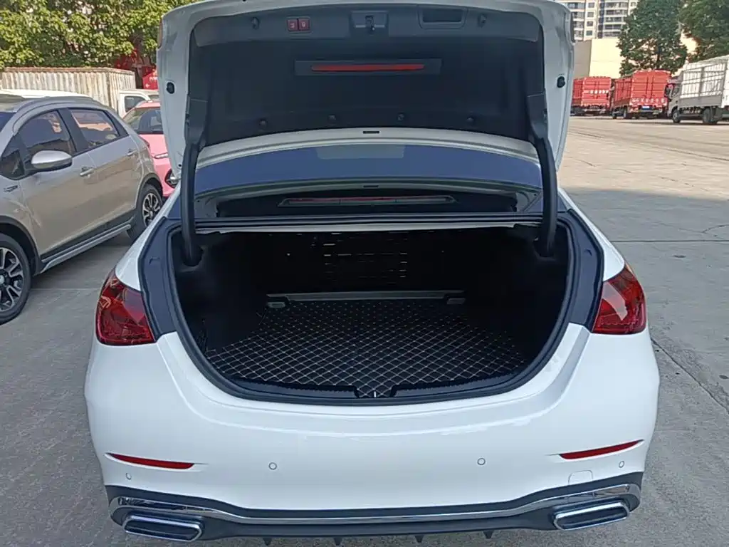 Mercedes-Benz C-Class — миниатюра 19