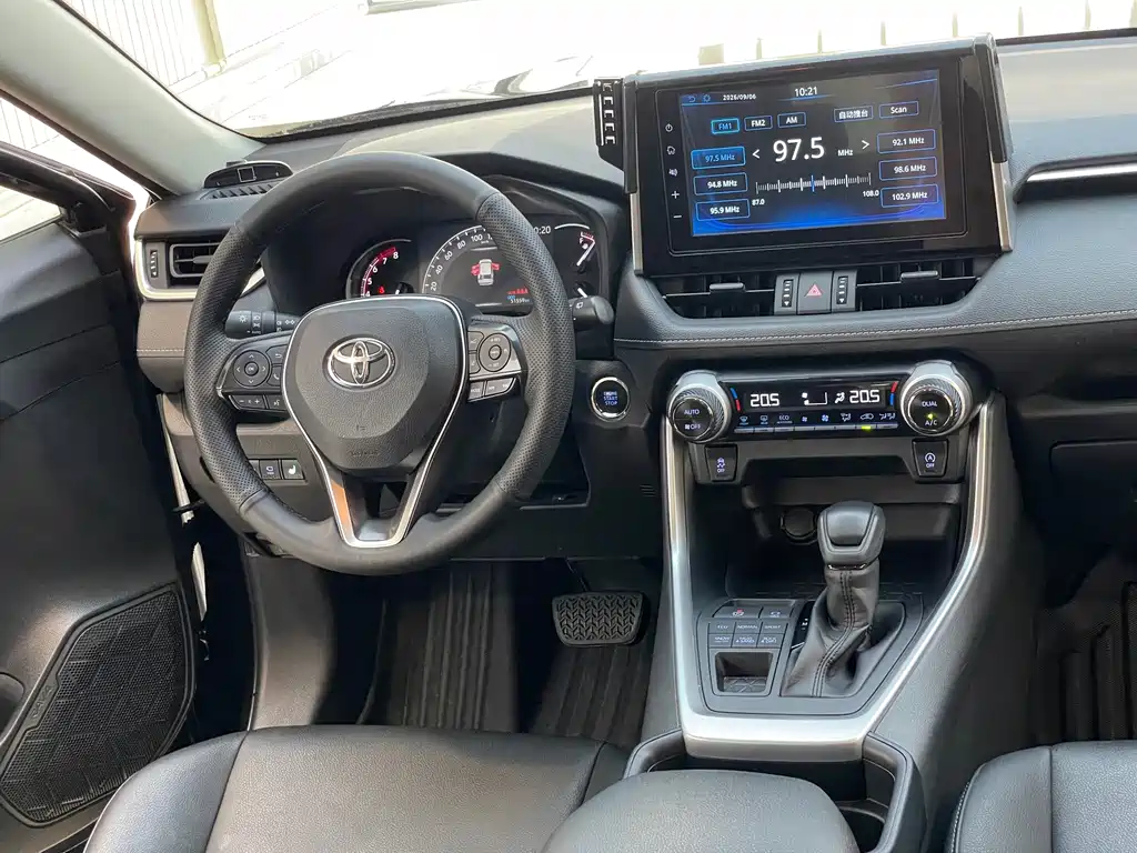 Toyota RAV4 — миниатюра 19