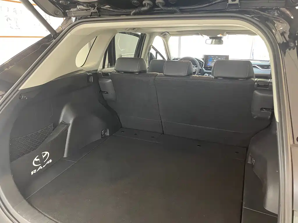 Toyota RAV4 — миниатюра 32