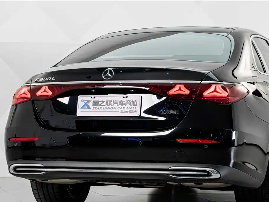 Mercedes-Benz E-Class — миниатюра 7
