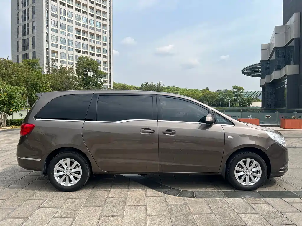 Buick GL8 — миниатюра 9
