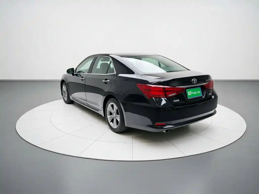 Toyota Crown — миниатюра 5