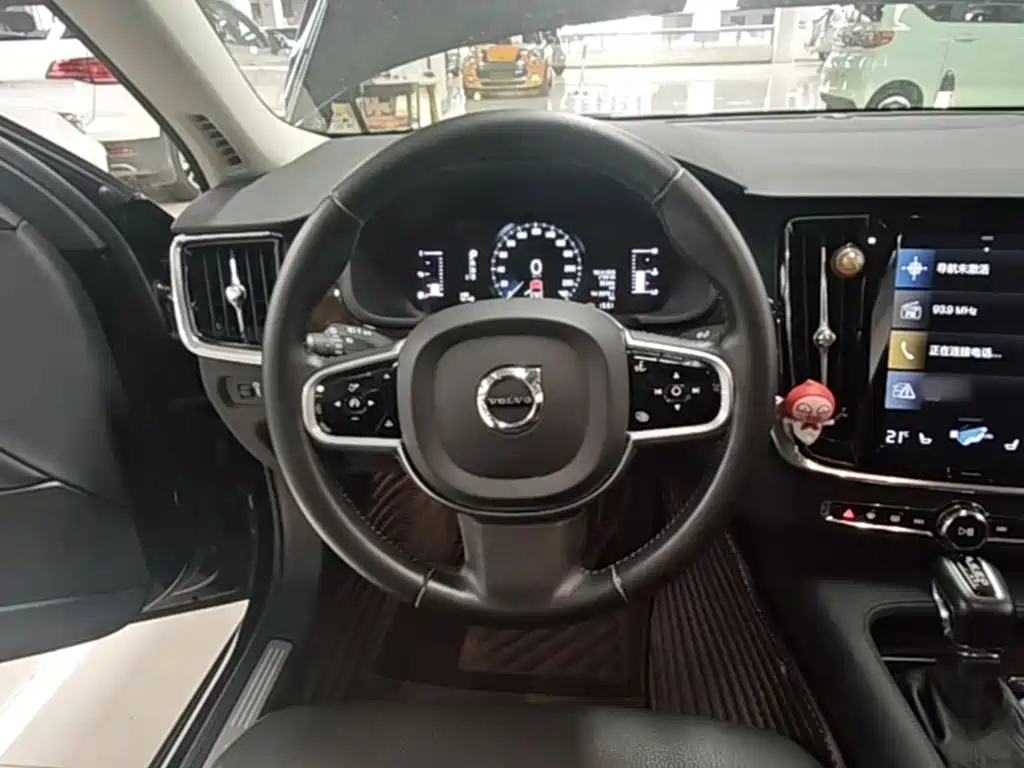 Volvo S90 — миниатюра 11