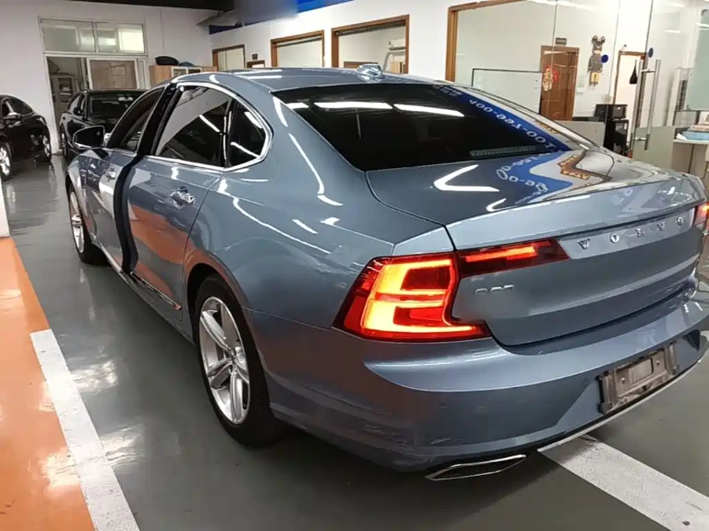 Volvo S90 — миниатюра 5