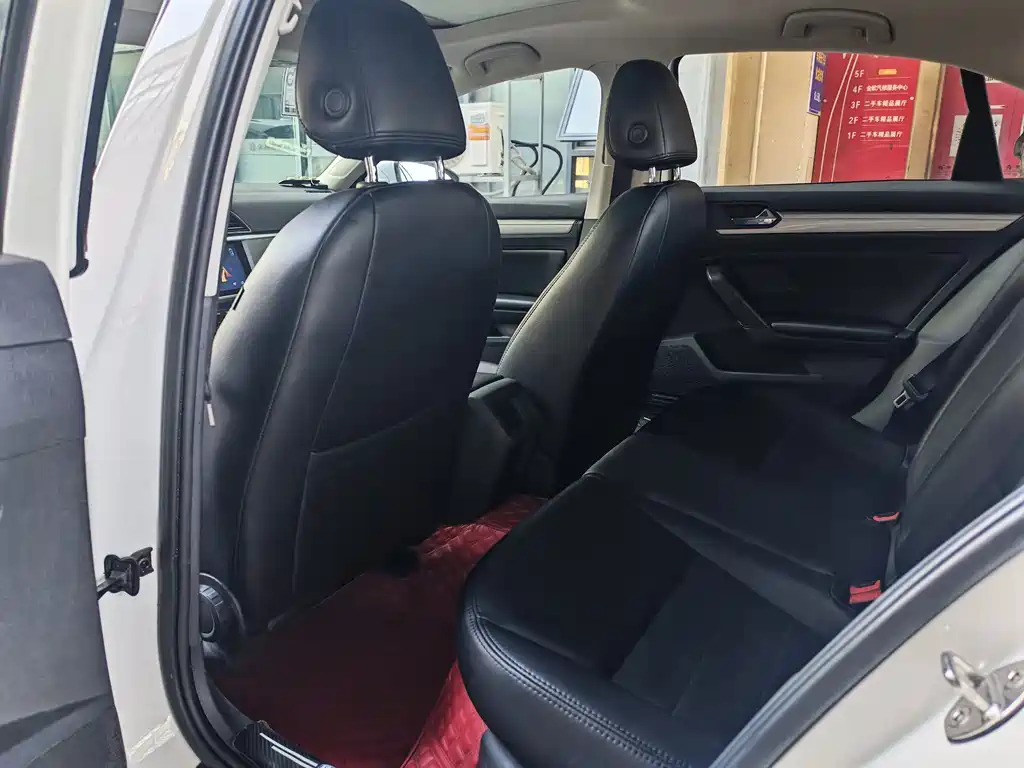 Volkswagen Lamando — миниатюра 4