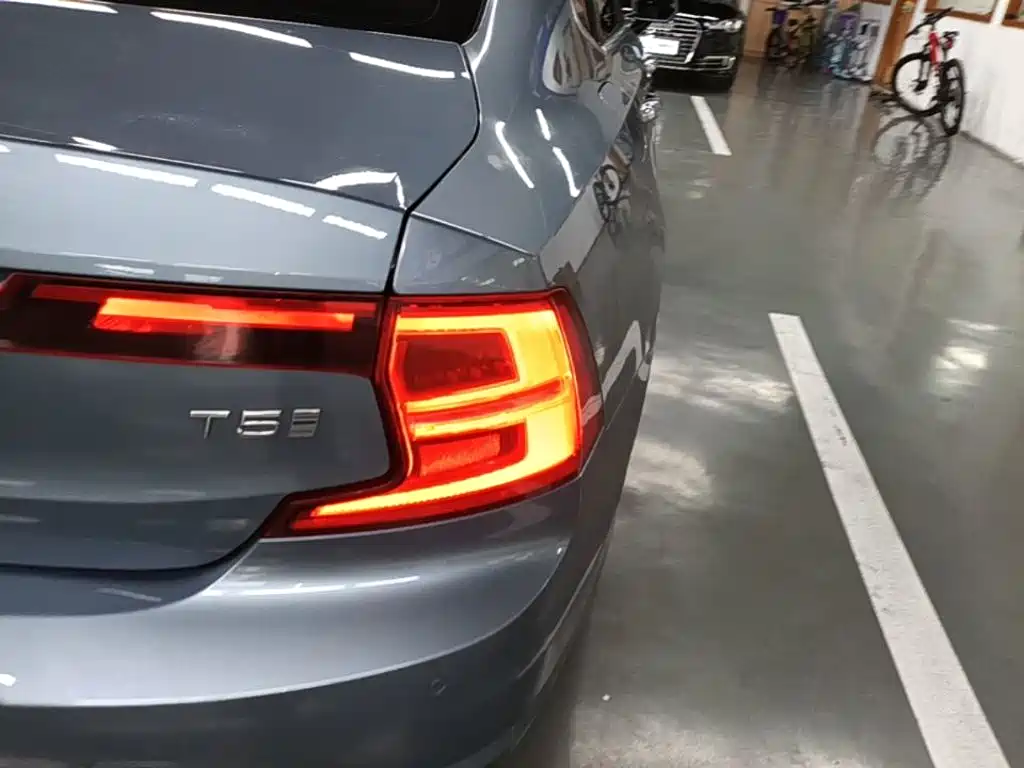 Volvo S90 — миниатюра 8