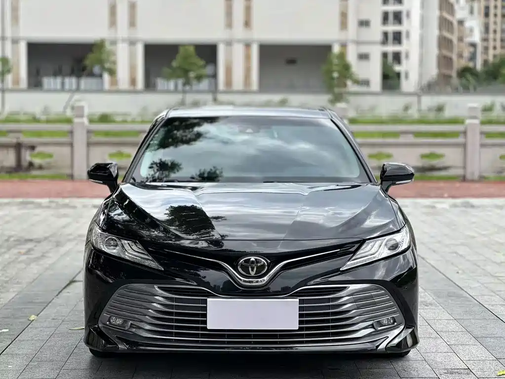 Toyota Camry — миниатюра 2