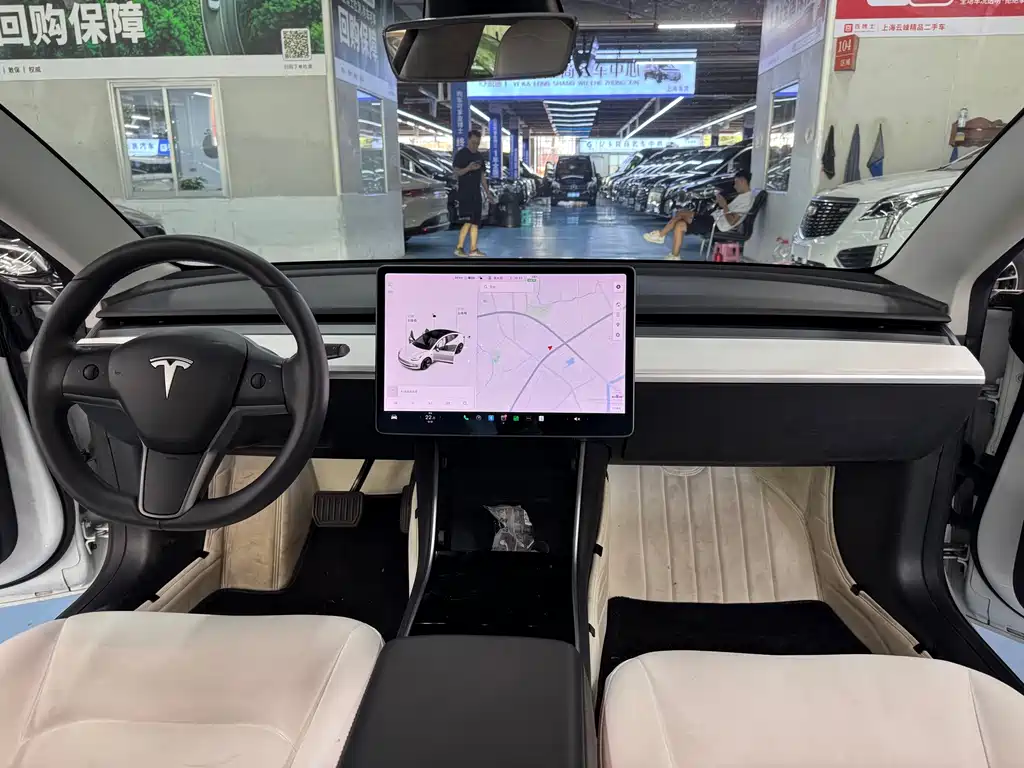 Tesla Model 3 — миниатюра 6