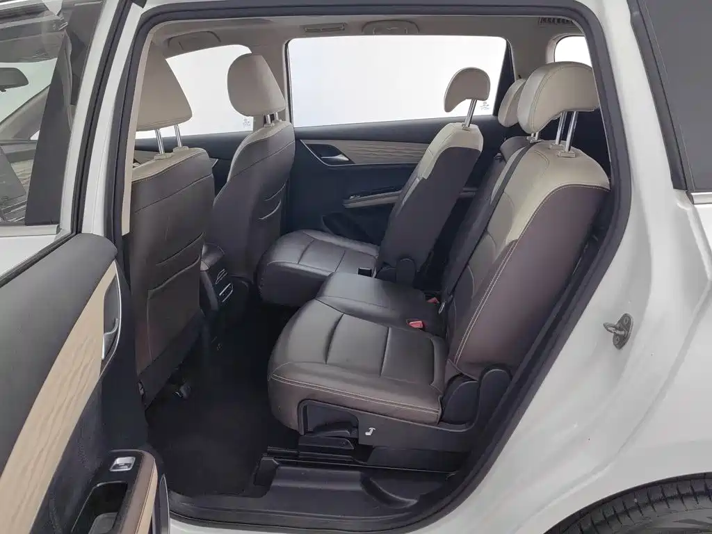 BYD MAX New Energy — миниатюра 15