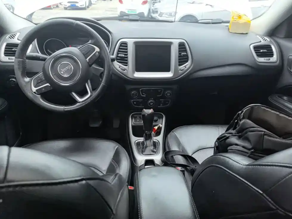 Jeep Compass — миниатюра 10