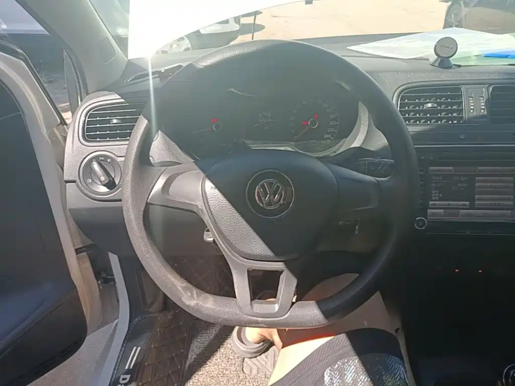 Volkswagen Polo — миниатюра 11