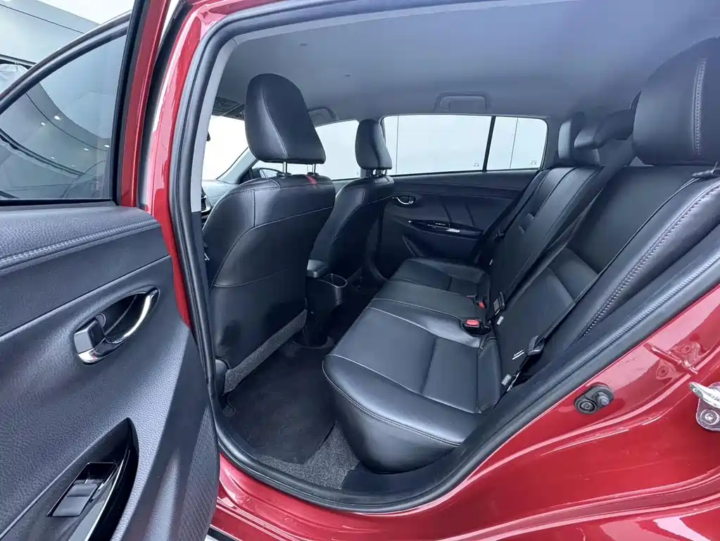 Toyota Yaris L — миниатюра 8
