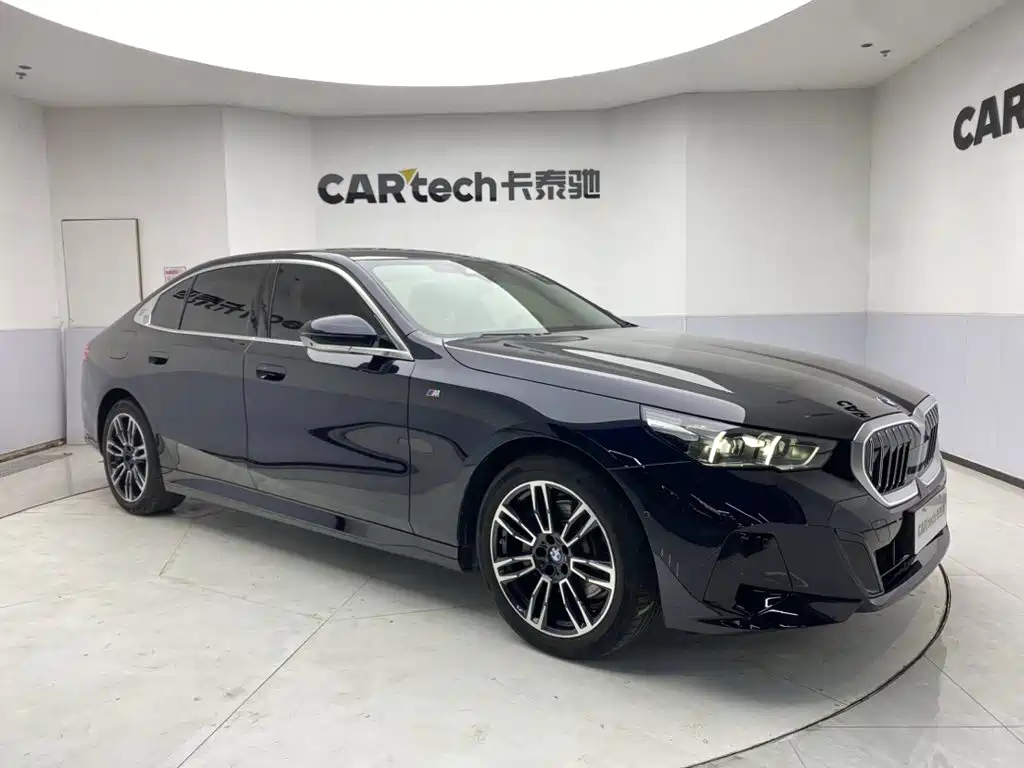BMW 5 Series — миниатюра 2