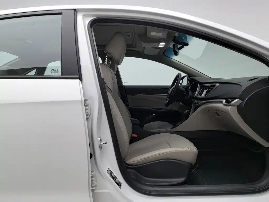 Buick Excelle — миниатюра 23