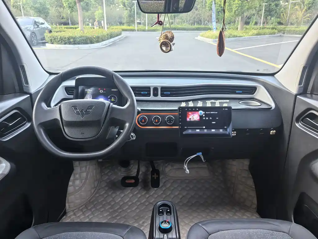 Wuling MINIEV — миниатюра 11