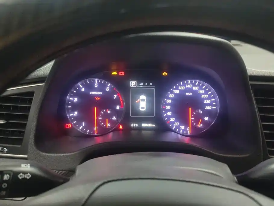 Hyundai Elantra — миниатюра 14