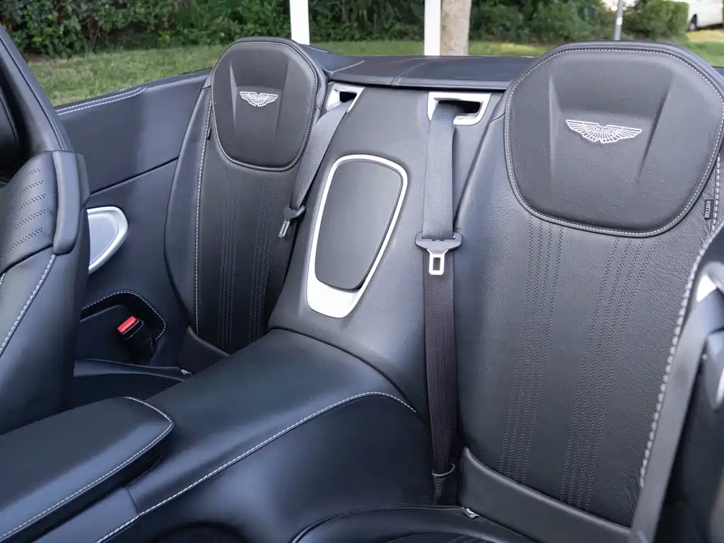 Aston Martin DB11 4.0T V8 Volante, фото 11
