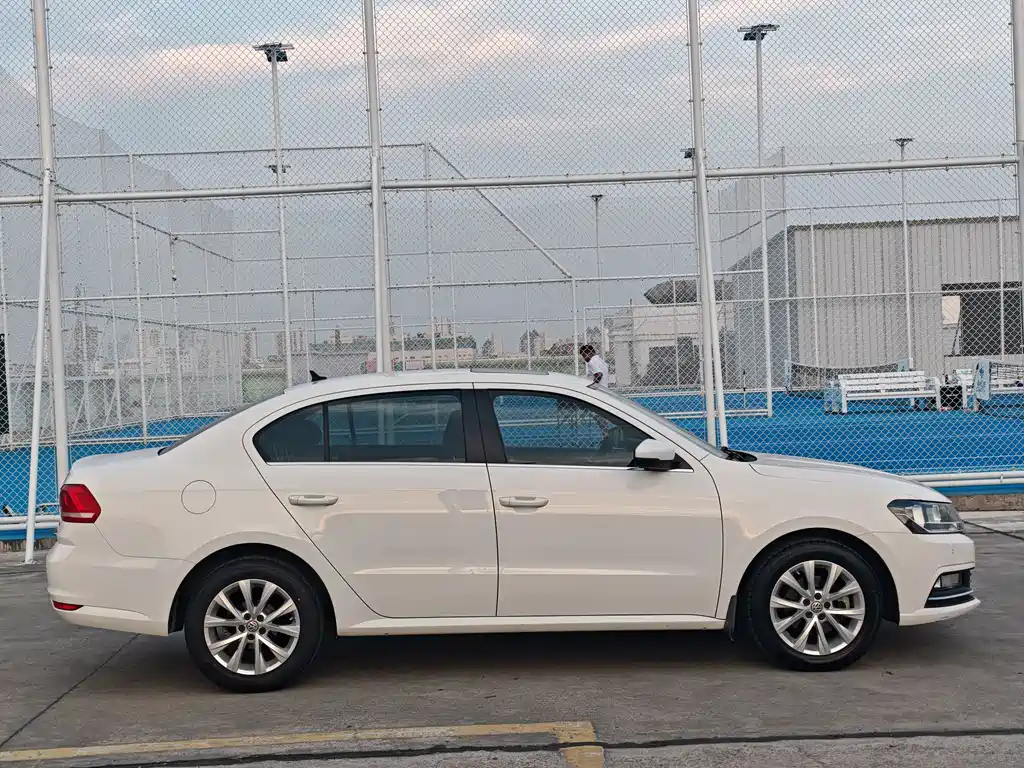 Volkswagen Lavida — миниатюра 4