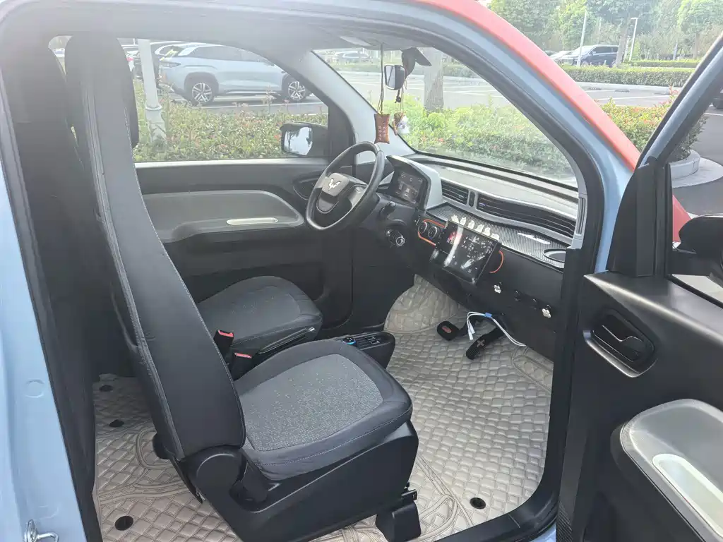 Wuling MINIEV — миниатюра 9
