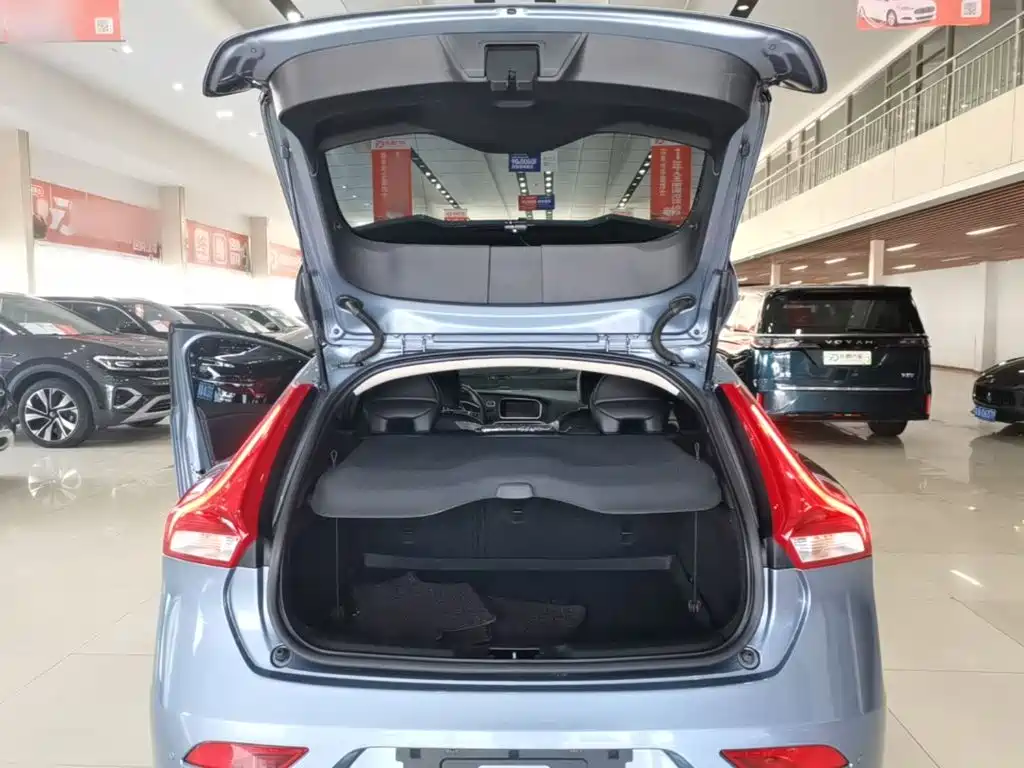 Volvo V40 — миниатюра 19