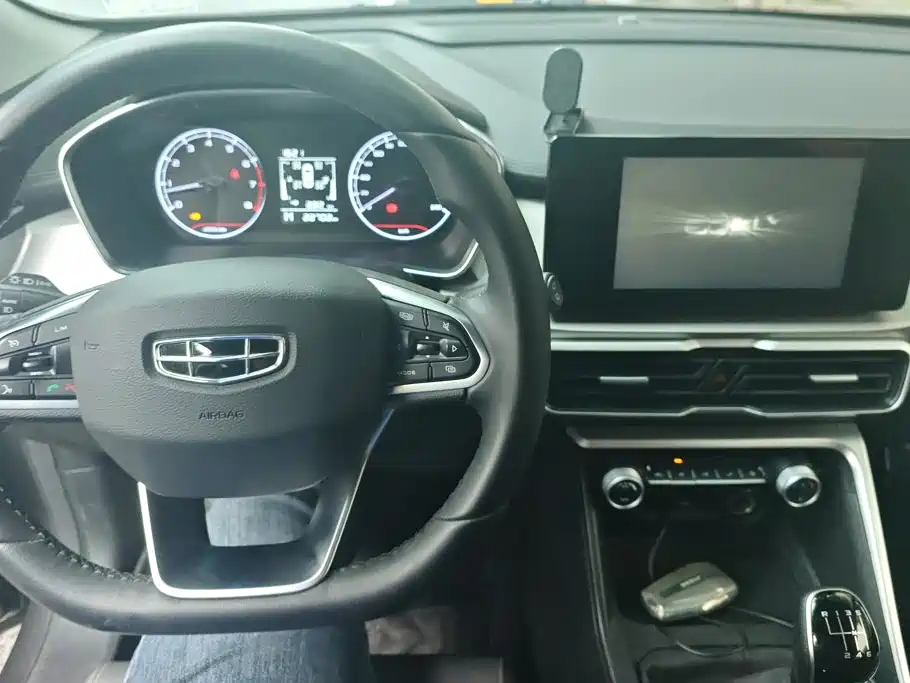 Geely Binyue — миниатюра 12