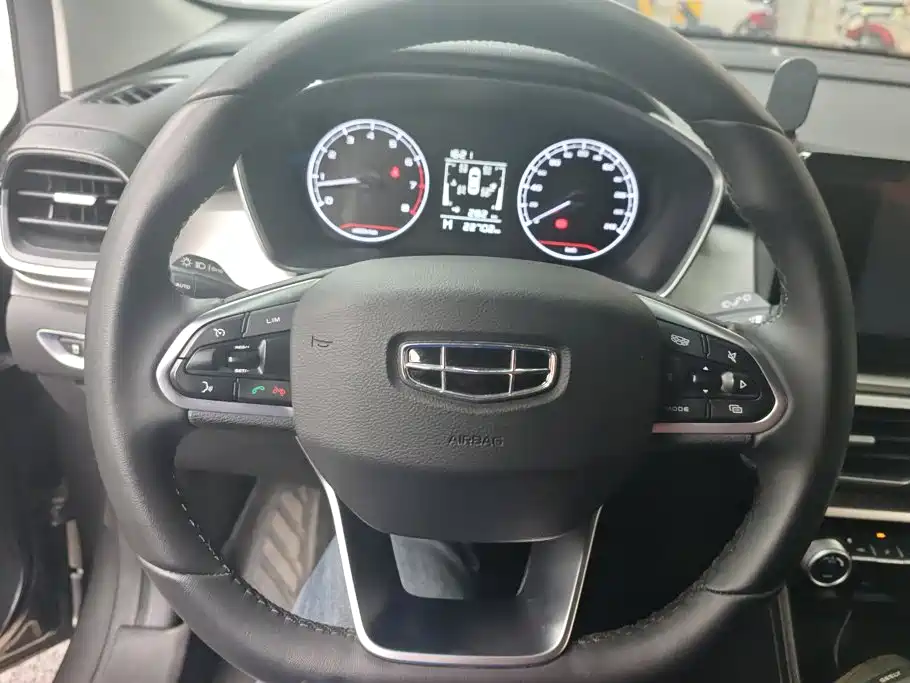 Geely Binyue — миниатюра 15