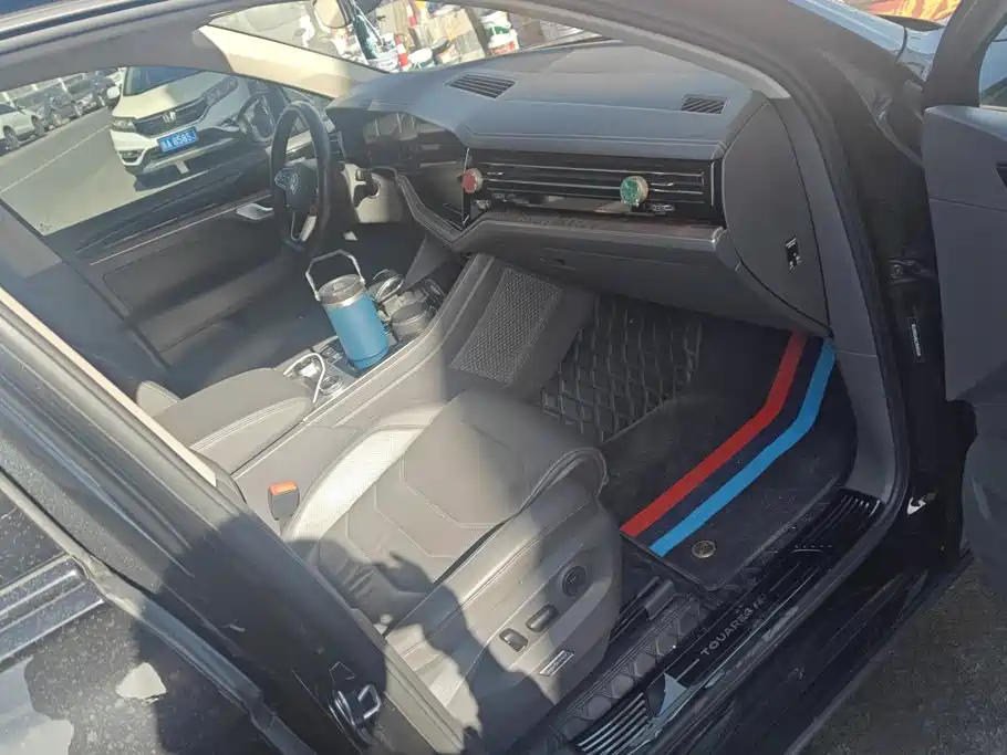 Volkswagen Touareg — миниатюра 8